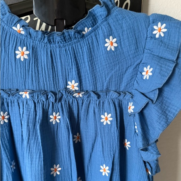 BiBi Blue Daisy Embroidered Top NWT - Picture 2 of 9